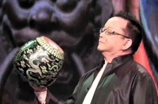 脸都打肿了！新华社这回算是直接把那个遮羞布给掀开了。当初那一帮子专家信誓旦旦说