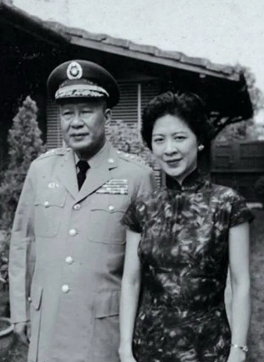 1986年，白崇禧的女儿偷偷潜回大陆，在桂林住了几日后，她找旅馆服务员结账，谁料