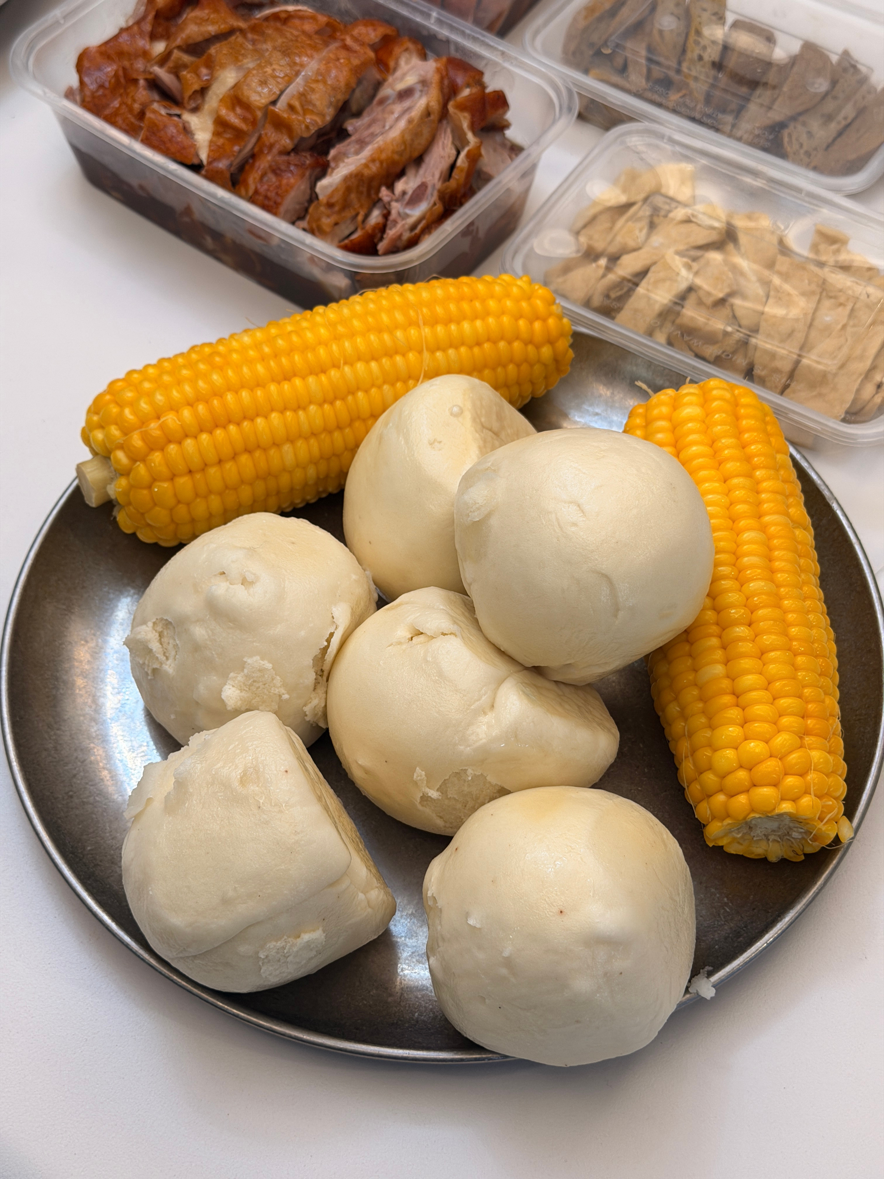 今天在工作室吃晚餐。我负责煮了个“糙米”！每次都只有我和大晨很着急吃饭抗炎饮食