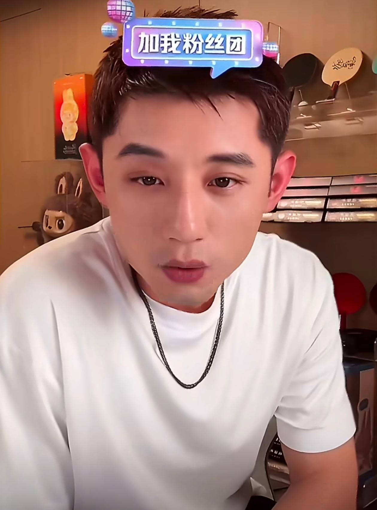 张继科直言与樊振东交手：一分五五开，七局四胜十零开