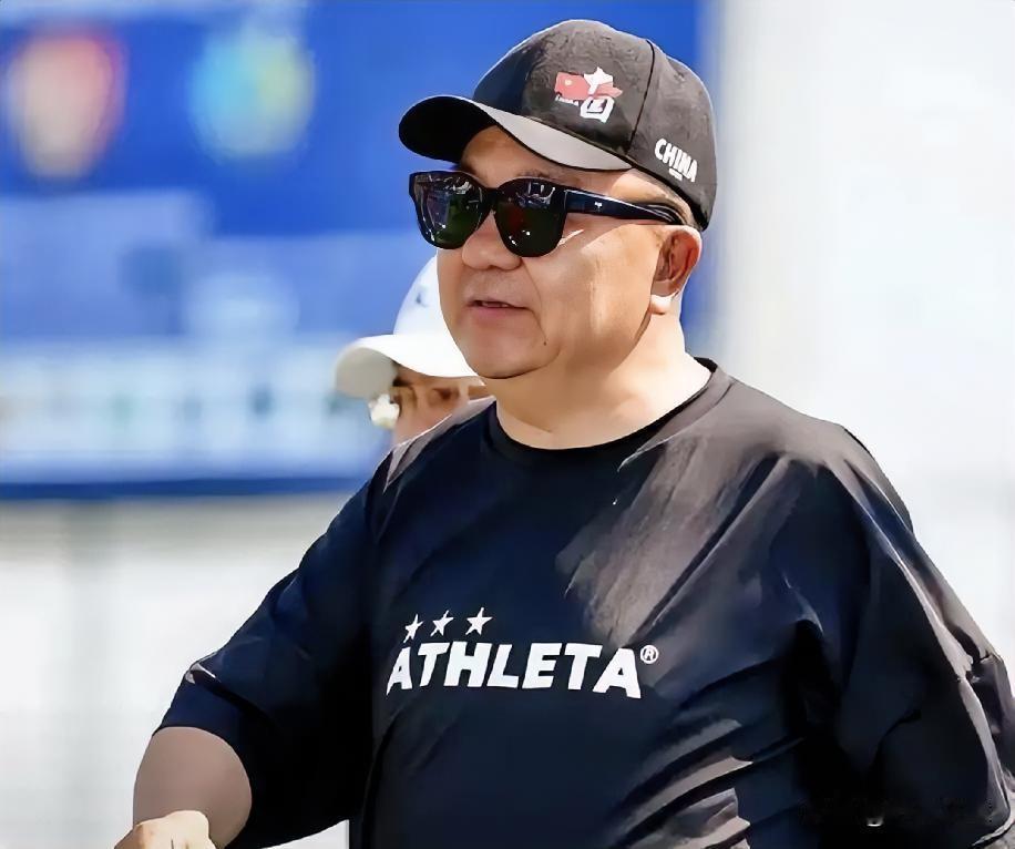 董路深夜郑重声明：最近有人一是“攻击”中国足协，二是“攻击”孙继海，这两种现象些