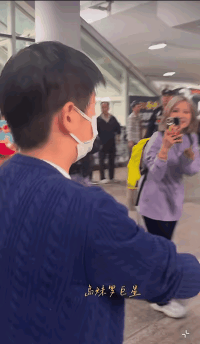 2月1日新鲜的莎头抵达海口，莎莎遭怼拍！莎头从北京出发海口时，由于都是走的Vi