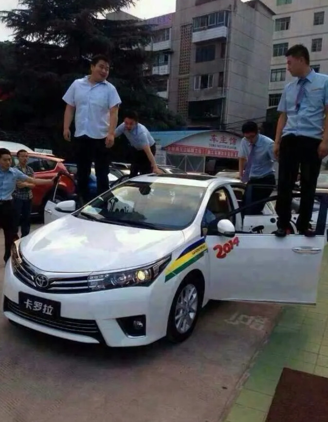 看看10年前的车企都是怎么宣传的，现在的车企是不是太低调了呢？