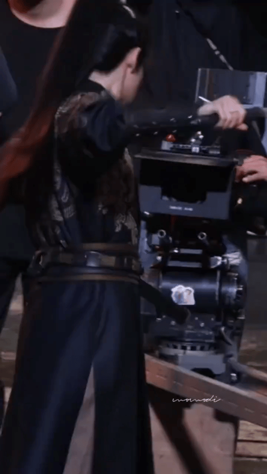 王鹤棣又转刀花了，他真的会武功吧😧