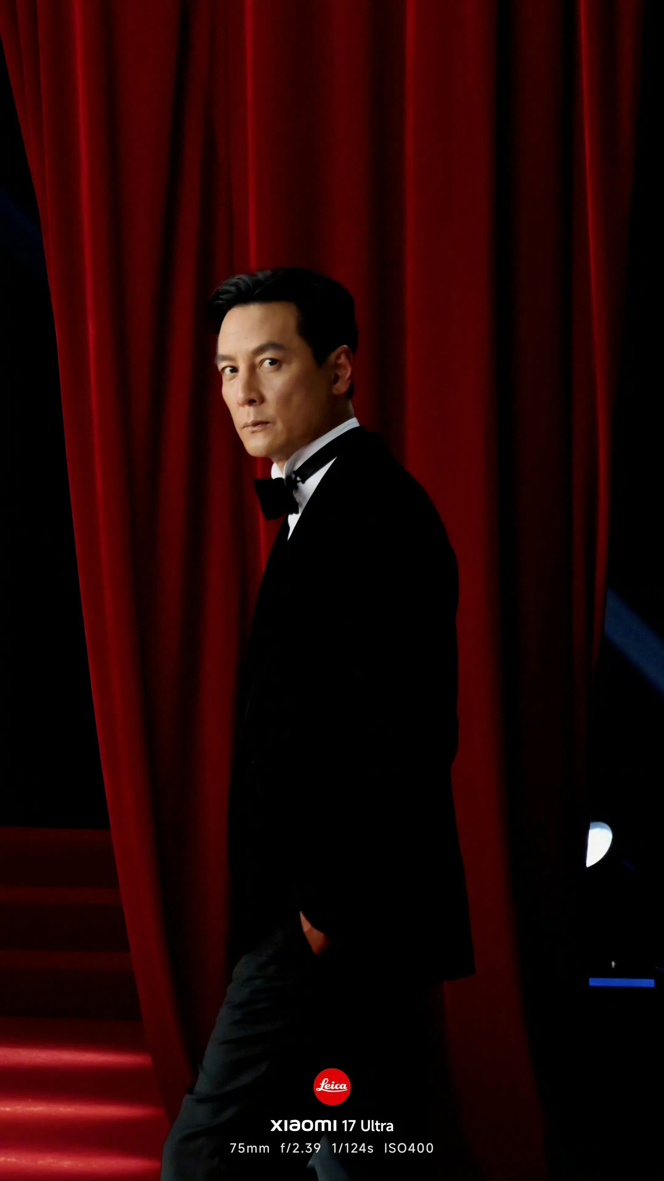 收手吧，外面都是阿祖作为17U的首个影像模特，阿祖在镜头下完全是《新警察故事》里