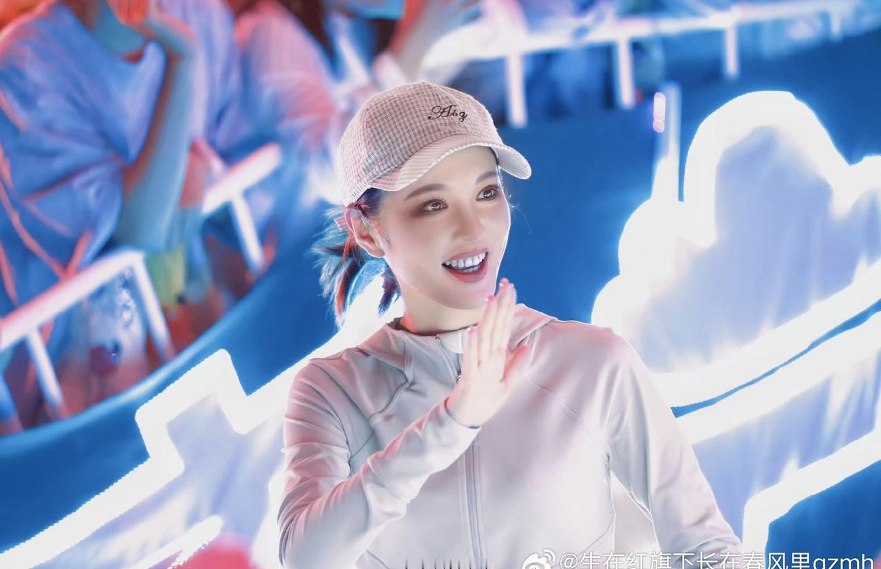 ☁️李云霄九斤姑娘☁️李云霄每次看到你在台上发光，我都觉得特别感动
