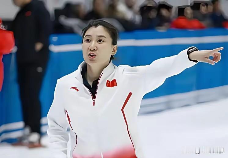 今天才知道中国短道速滑主教练是张晶，张晶教练上次带匈牙利队北京奥运成绩不错，这次