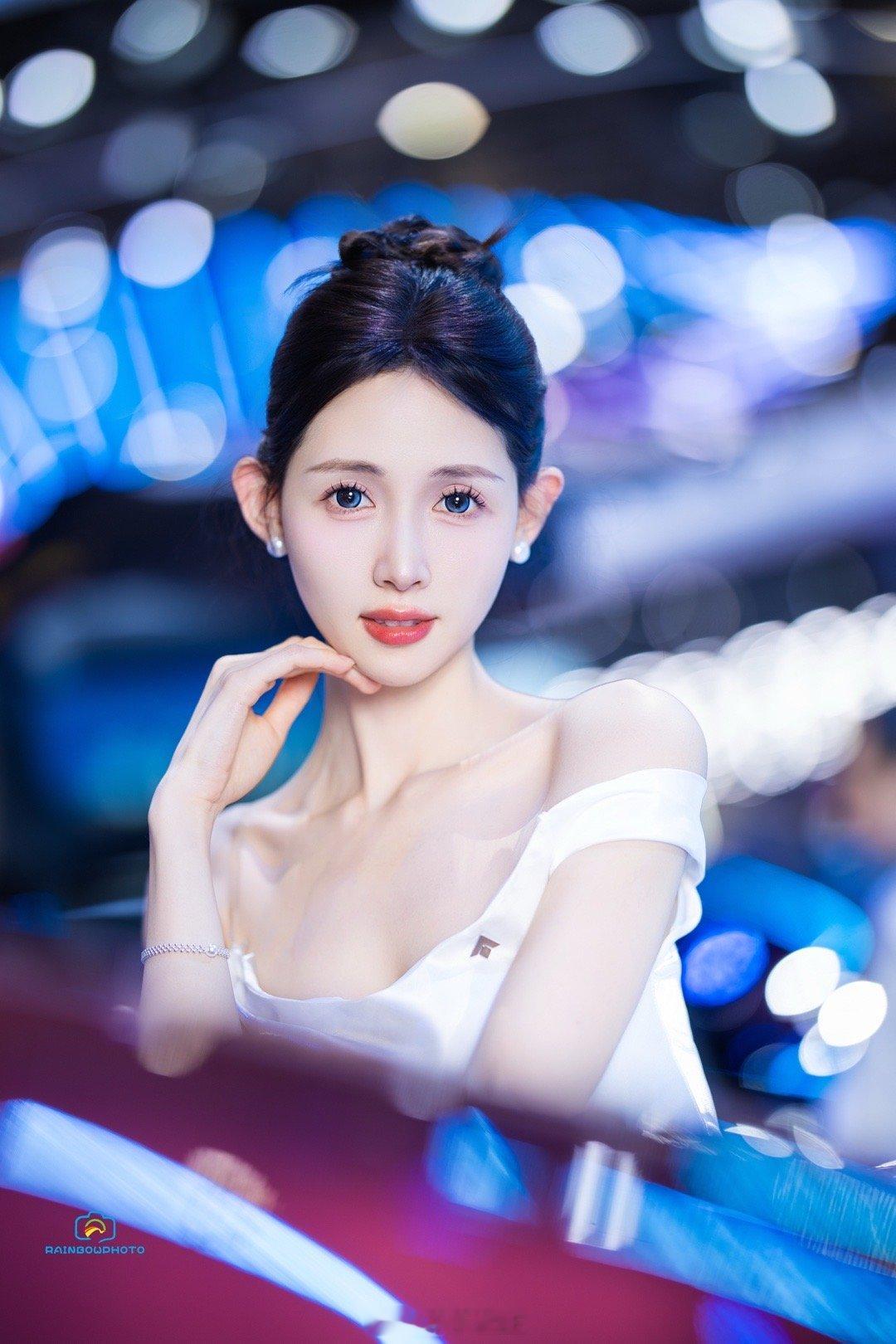 在逃公主👸🏻上海车展​​​