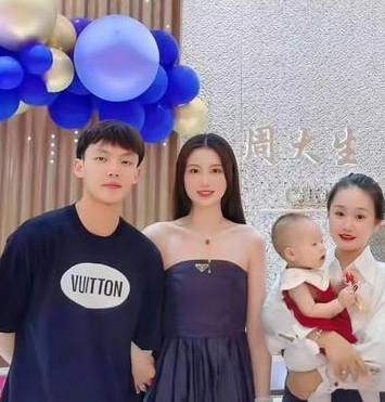 广东男篮球员徐杰感染带状疱疹病毒。粤澳男篮明星赛的主办单位策马文化官方宣布，广东