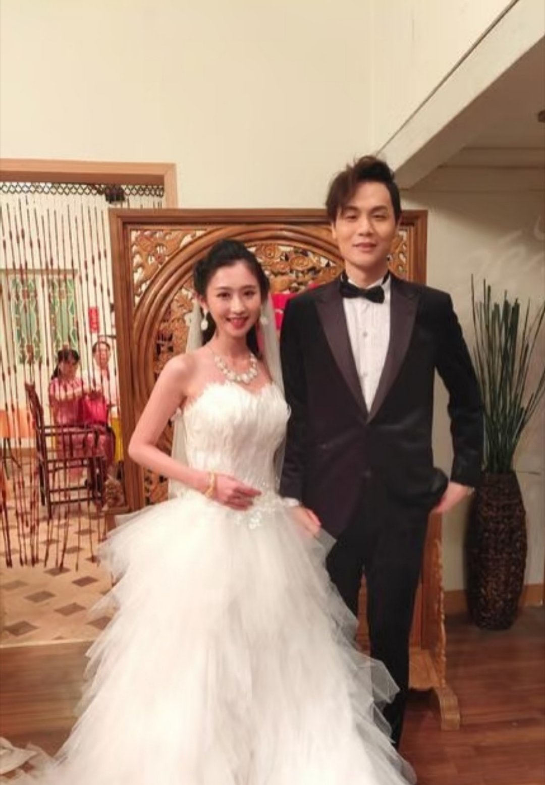 阿宗走左后，有很长一段时间没看外剧了！但春暖花开这个系列，有以前看外剧的感觉！应