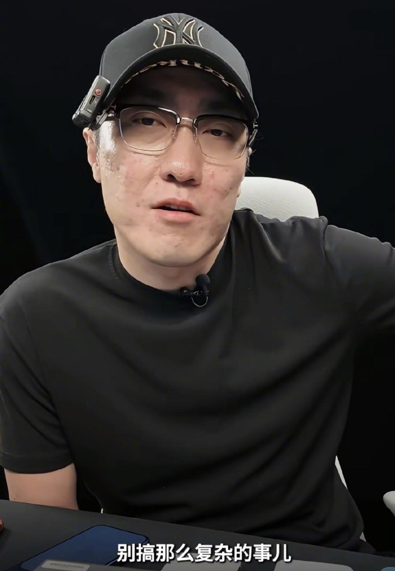 欠钱的赛道又卷起来了。测评网红王自如被媒体爆料负债一个亿，出门出差坐绿皮火车。