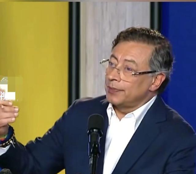 马杜罗呼吁：“哥伦比亚和委内瑞拉，统一武装力量，共同抵御美国”遭到婉拒！哥伦比亚