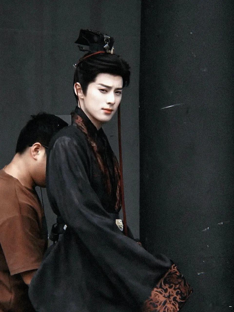 王鹤棣束发朝堂戏路透怎么样有没有少年帝王的感觉王鹤棣王鹤棣谢景行