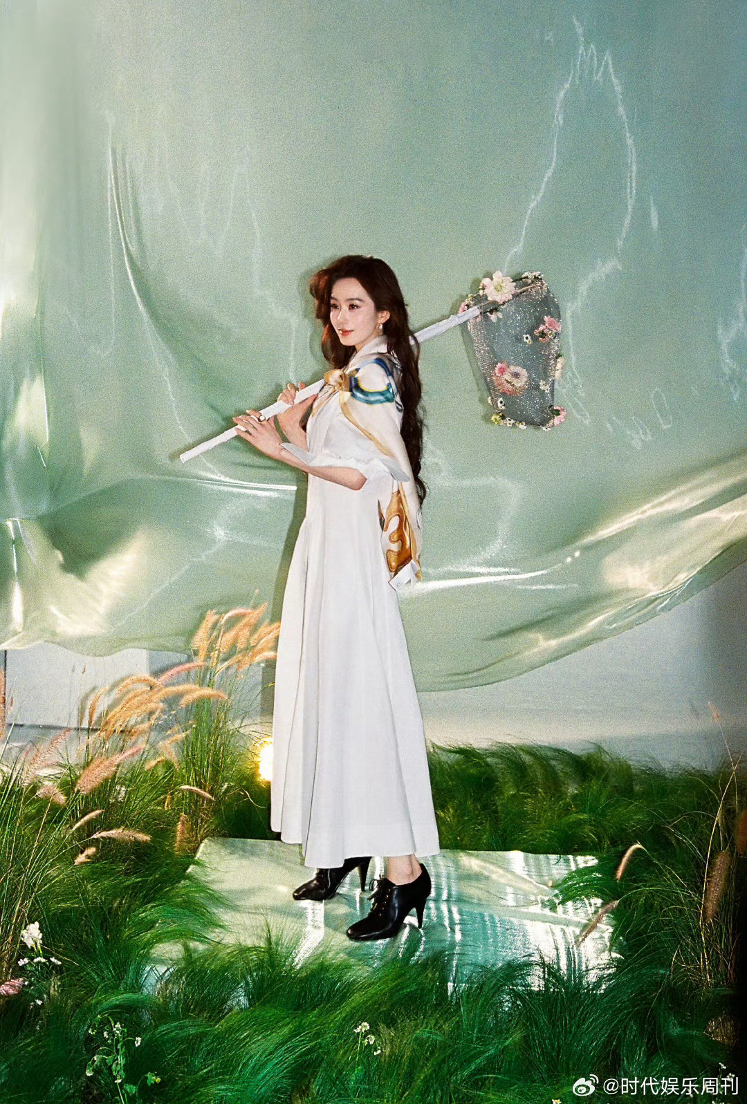 刘诗诗生日捧花撕拉片诗诗的生日像在开艺术展！捧花撕拉片每张都是艺术品，刘诗诗嘟