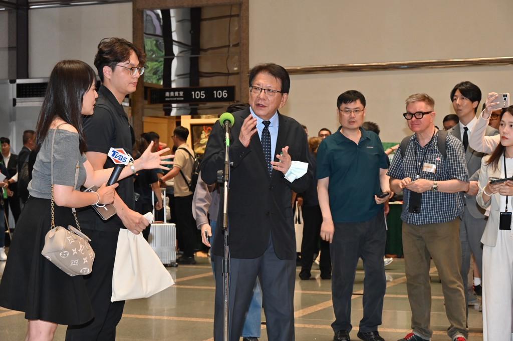 毒油案不受访潘孟安嚣张呛记者：别来炒新闻民进党新北市长参选人苏巧慧昨在板桥成