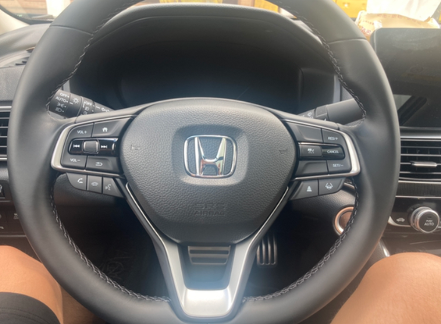 雅阁幻夜尊贵加95的油还是92的油？店里销售跟我说92就行，朋友车行说95对发动