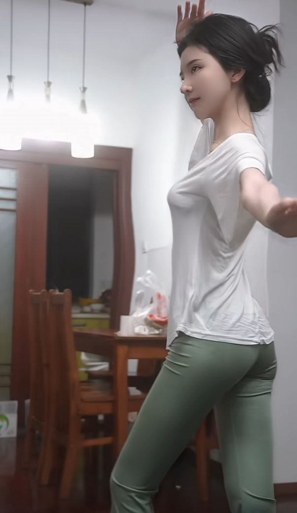 这身材无敌。。。至少在我心中。没有第二。