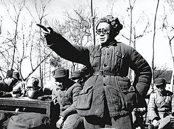 1935年，红军过大凉山，刘伯承致信川军许剑霜：“让个路！”谁知，许剑霜回信却