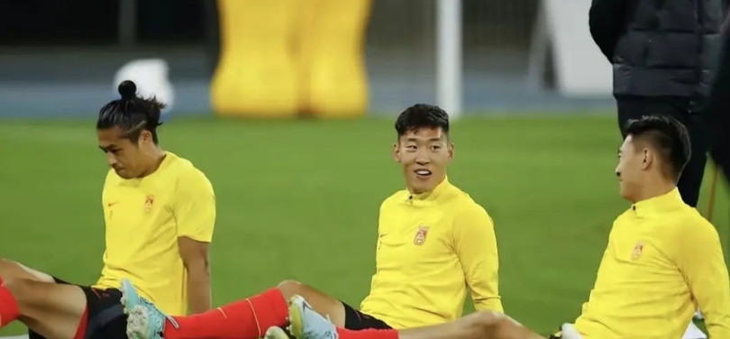 赚大了！世界杯抽签揭晓，国足应该会收到大量热身邀请！世界杯亚洲有8队参加，分在