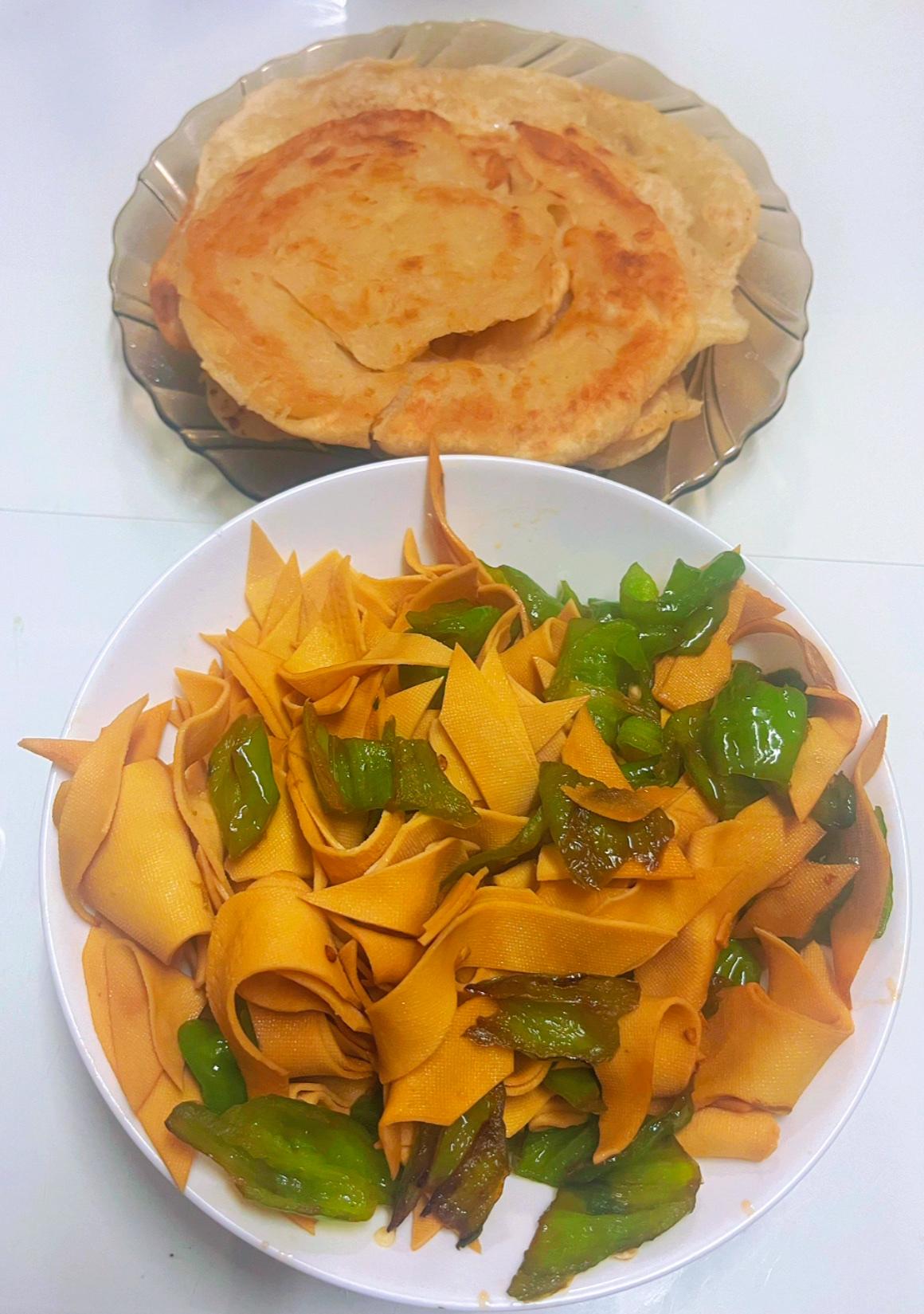 嗨，没什么意思，吃饭吧