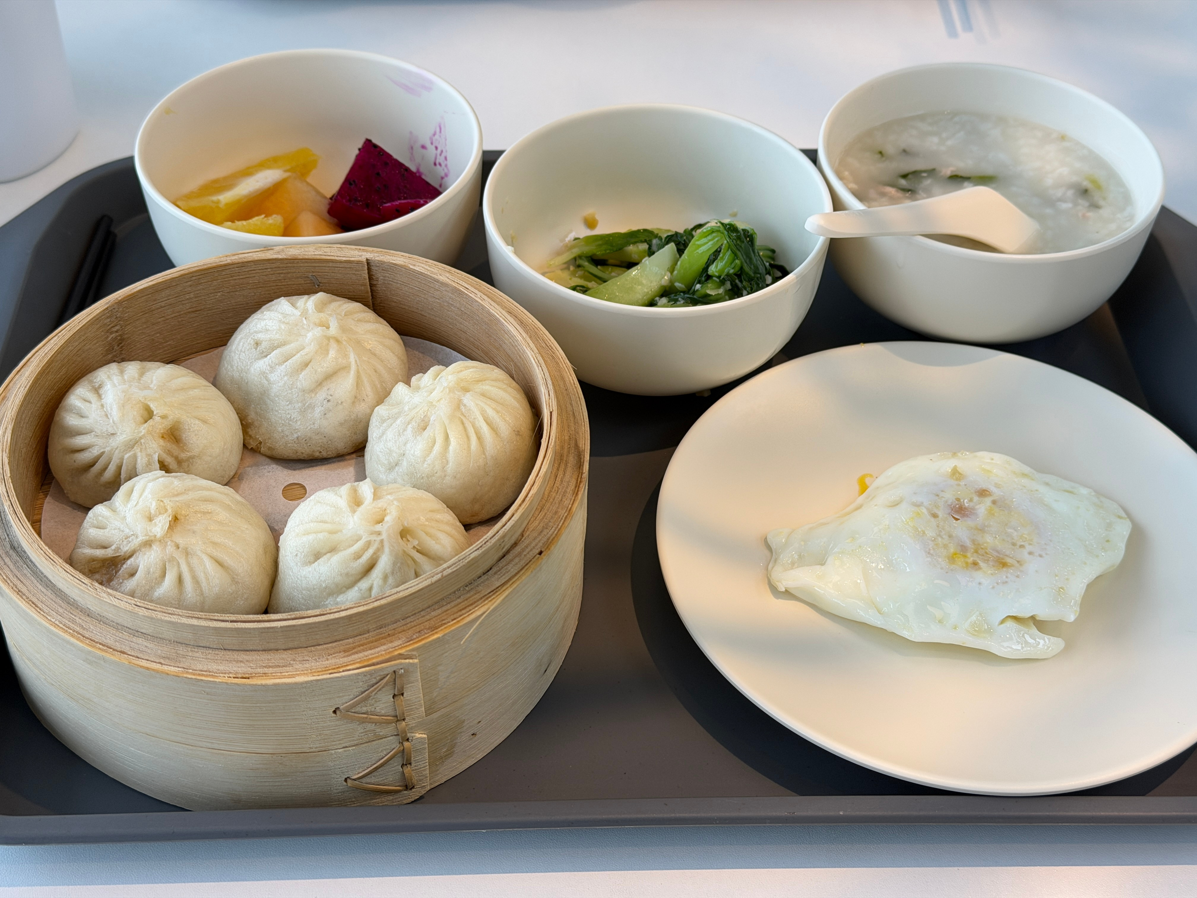 早北海这边风最近是真大把我这个一百多斤的壮汉都吹的花容失色了要猫猫们在这边，是真