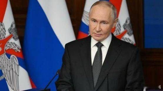 凤凰新闻【不到48时，普京收到双重噩耗，泽连斯基狂喜，乌克兰这次赌赢了？】外界曾