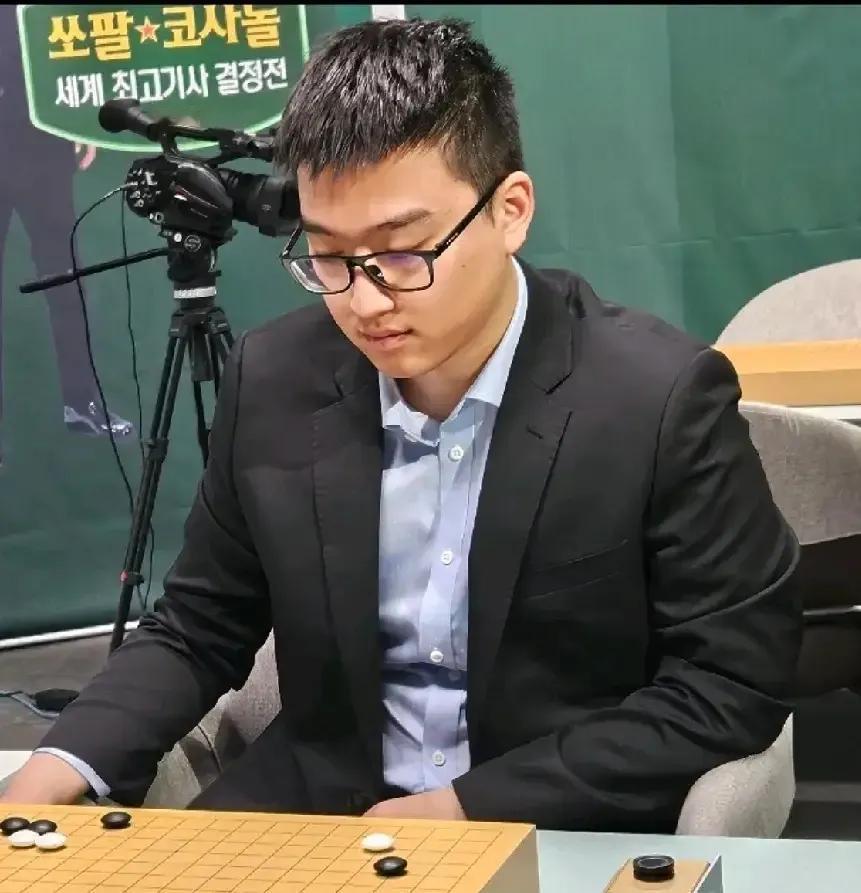 最高棋士战~屠晓宇状态堪忧申真谞补赛连胜韩国国内的最高棋士决定战自20
