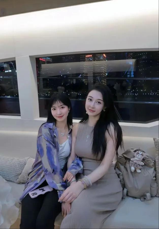 不出意外，99%的人会选择左边