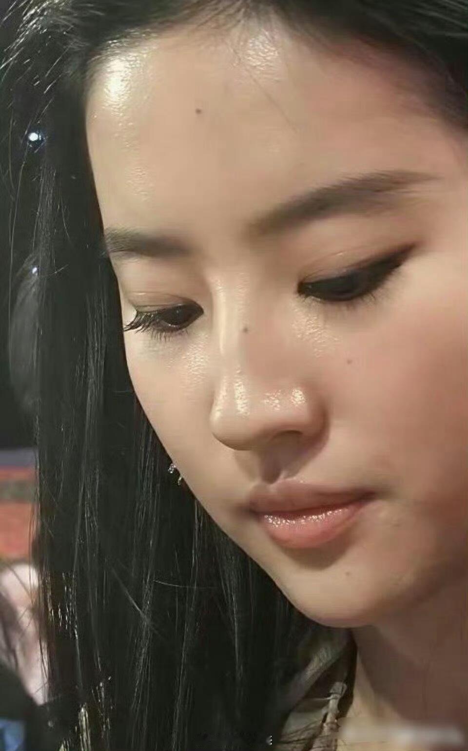 刘亦菲都有瑕疵，何况咱普通人呢！