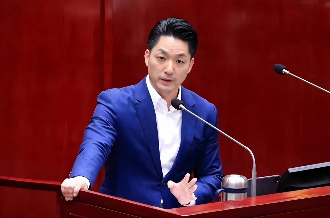 台北市市长、蒋介石的曾孙子——蒋万安，当众把话说死了！他面对媒体明确表态，自己绝