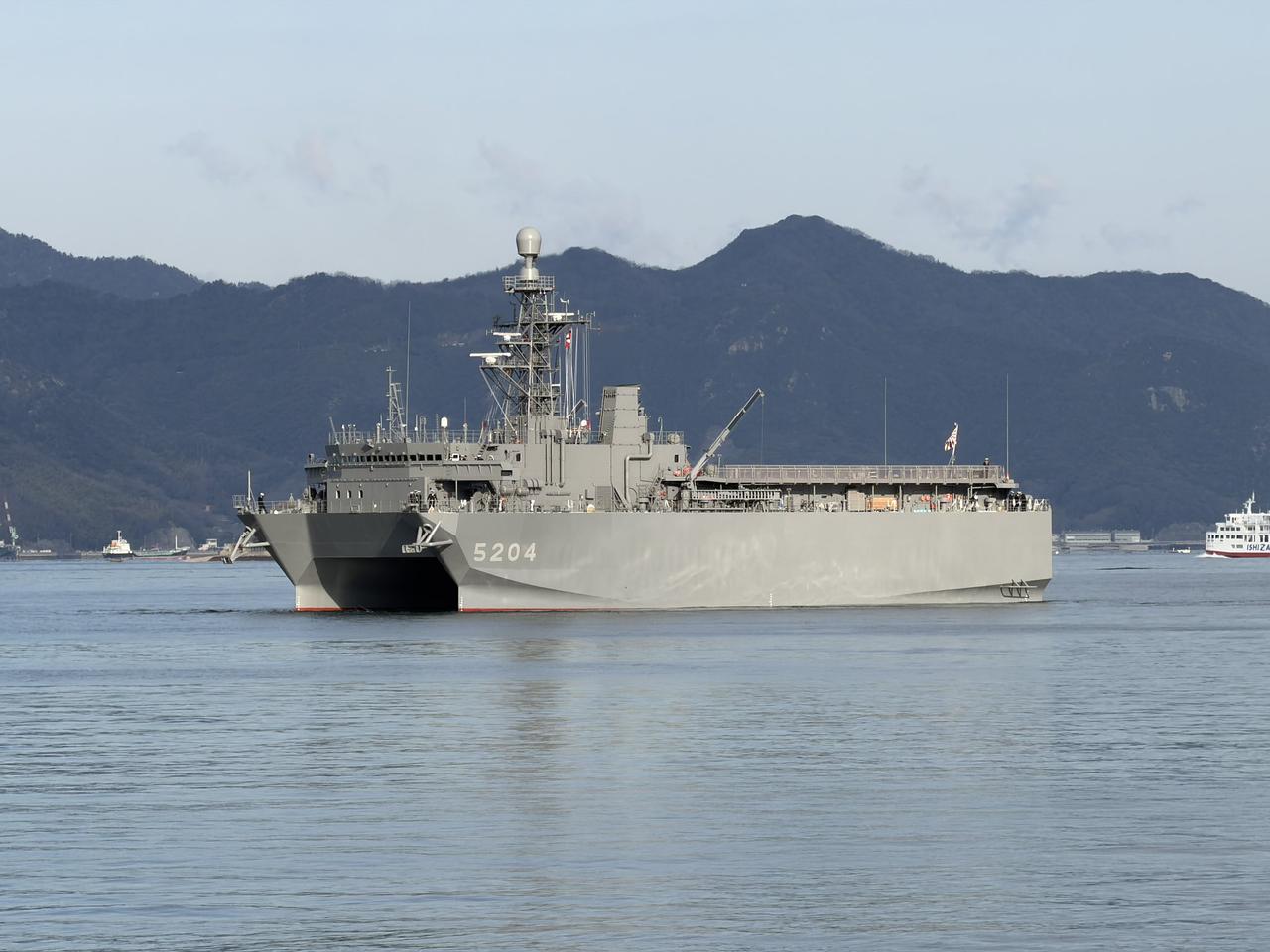 海自“响”级水声测量船4号船“备后”号（AOS-5204）于3月6日入役后抵达“