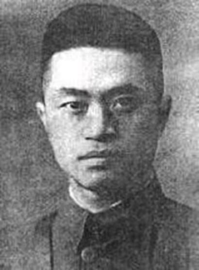 1949年，国军败退台湾后，罗泽闿在国军的军事检讨会议上猛烈炮轰汤恩伯："汤恩伯