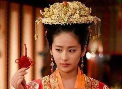 82个妃嫔，4位皇后，45年皇帝生涯。嘉靖帝这辈子什么样的女人没见过？但偏偏栽在