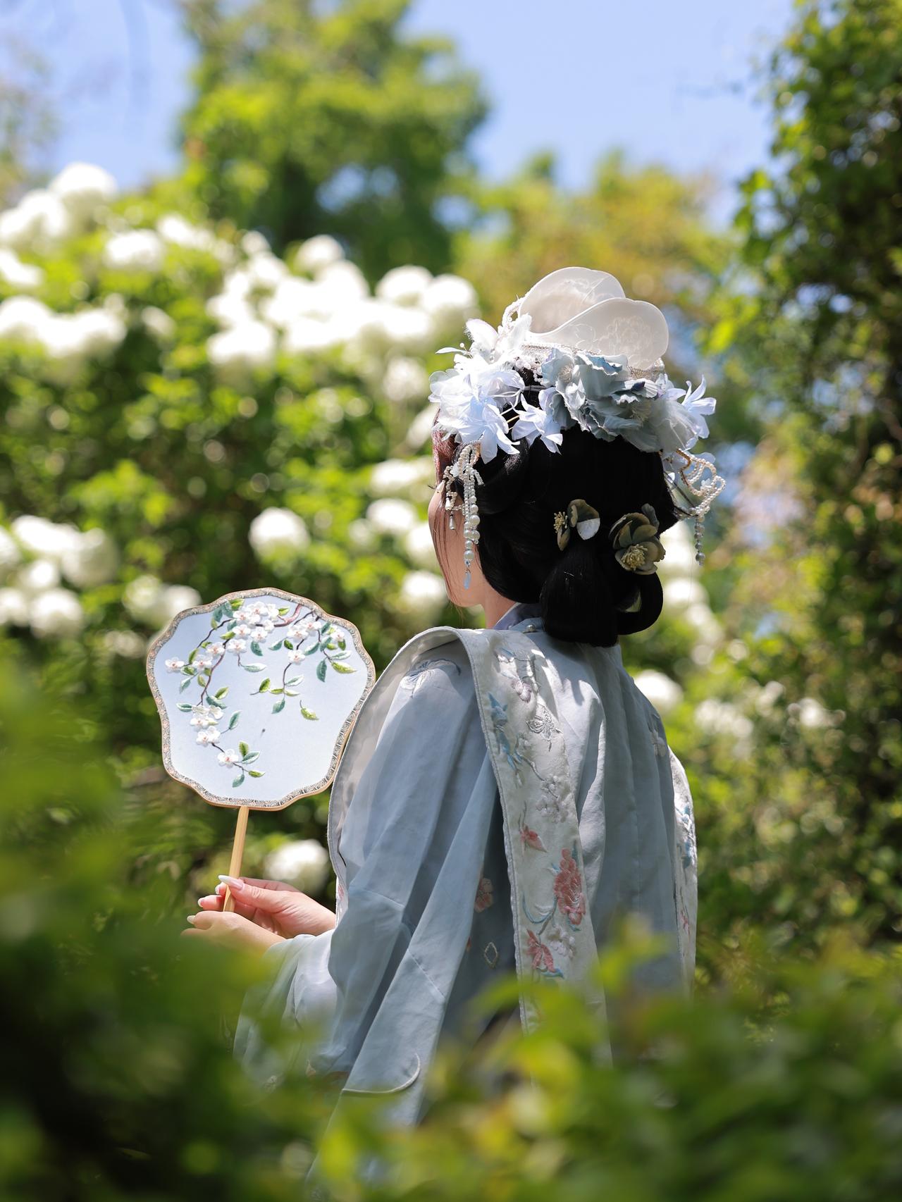 天平山：解锁江南春日浪漫密码 春天的苏州就像一幅徐徐展开的绝美画卷，而天平山