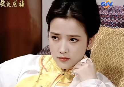 仙女下凡时间到了，回去天庭复命了！两弯似蹙非蹙罥烟眉，一双似喜非喜含露目，《红楼