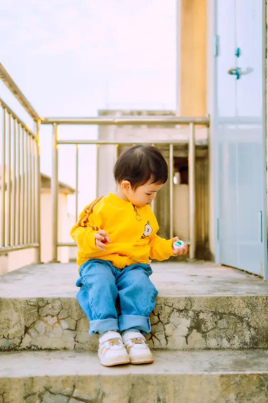 一段令人深思的话：当你开始讨厌自己的父母，内心对他们产生反感，并清晰地察觉到他们