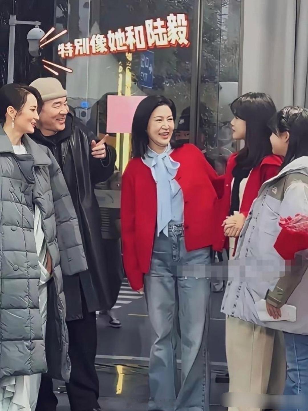 陈建斌看到陆毅的两个姑娘，满脸羡慕藏都藏不住，蒋勤勤也是两眼放光！​​​