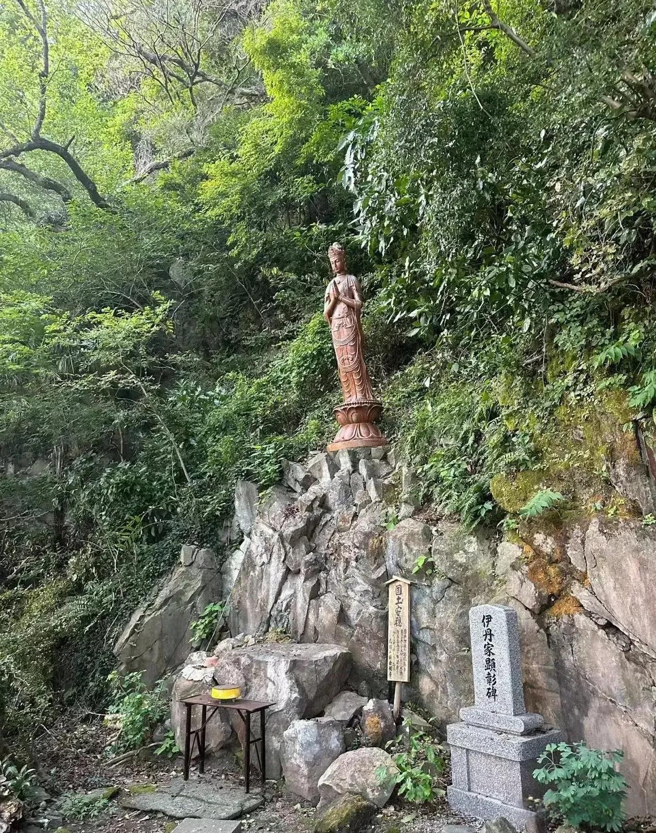 日本“血观音”！用南京大屠杀后浸透了中国人鲜血的泥土造的！表面还包裹了一层日本紫