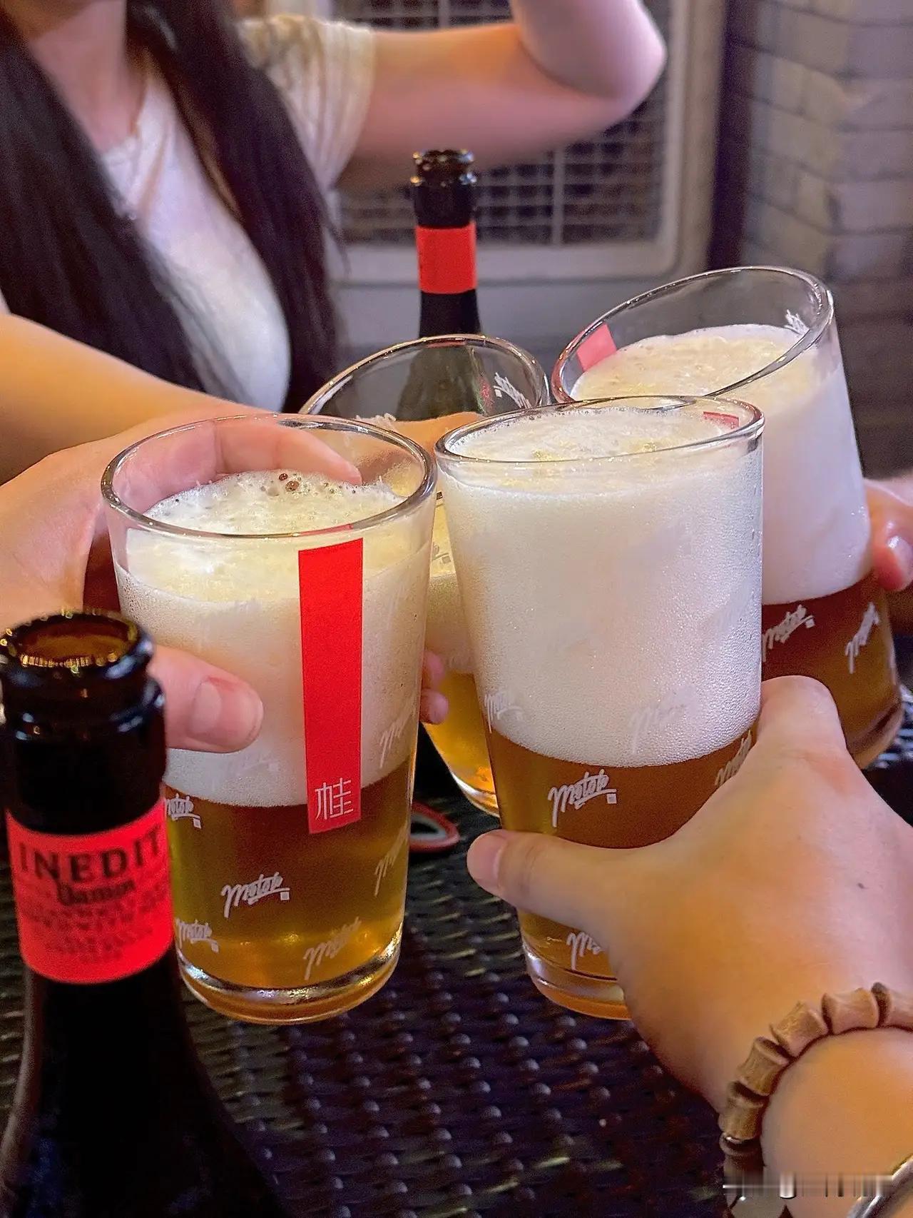 甘肃icon，一18岁女孩与男友酒店开房，可两人发生关系时，男友突然哮喘发作，女