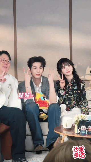 张凌赫田曦薇白色情人节彩蛋被这个彩蛋狠狠甜到！张凌赫田曦薇颜值演技双在线，剧里