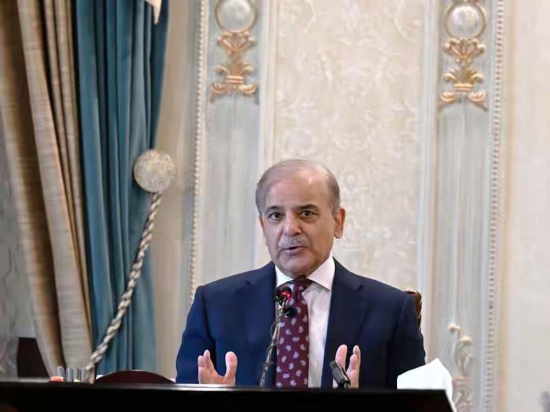 美伊冲突一触即发，而巴基斯坦这边，在没有美方任何指令的情况下，对准伊朗开了“第一