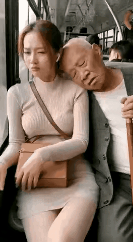 美女这样的情况你也受得了
