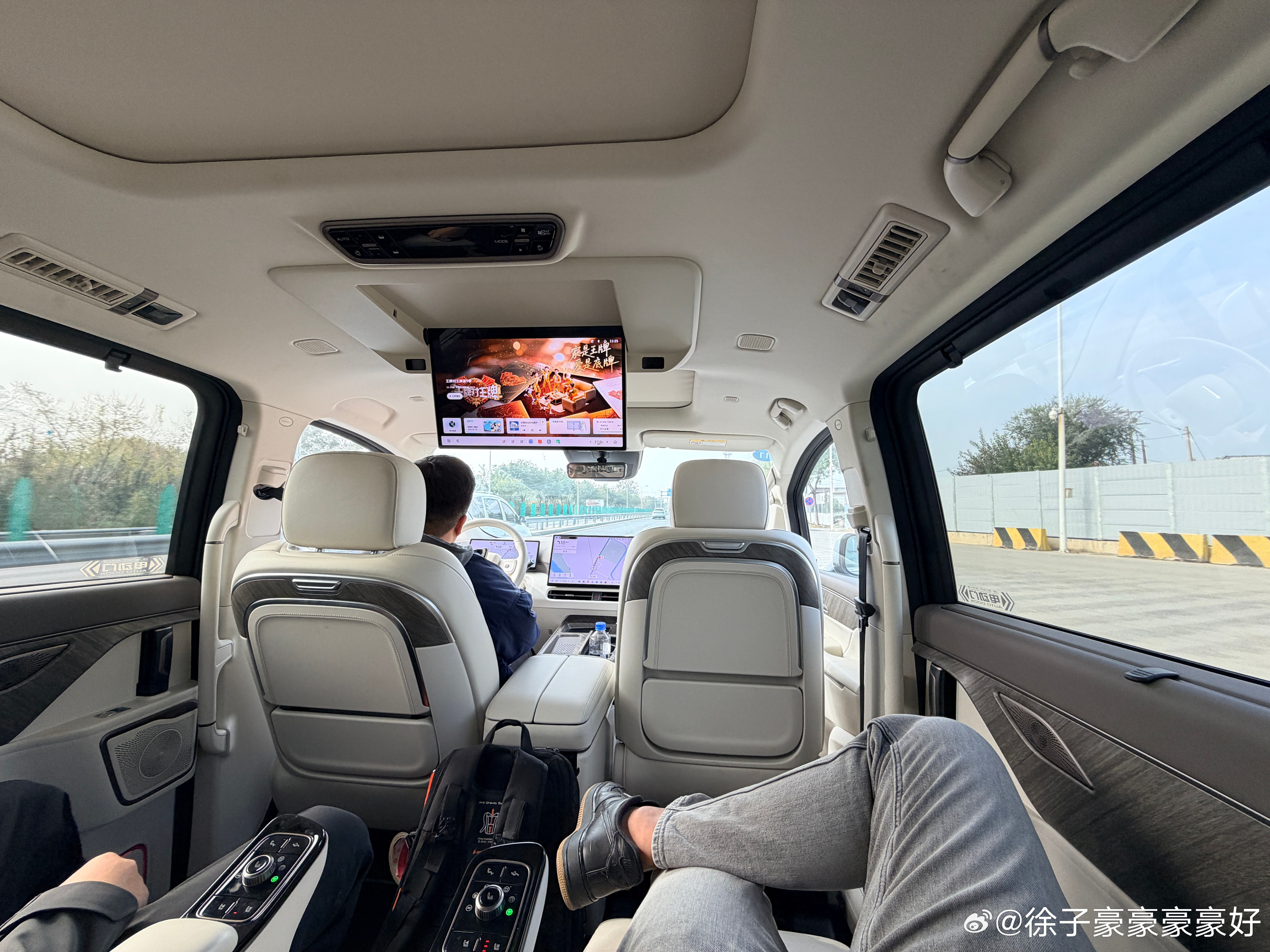 咱就说实话,还是得这保姆面包车得劲!我以后有钱了家庭车辆最优的配置:一个MPV,