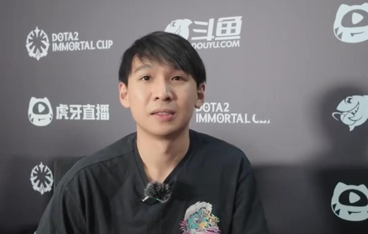 老头杯后台采访xNova，暐哥称在中国观众面前比赛感觉很特殊，因为自己是从LGD