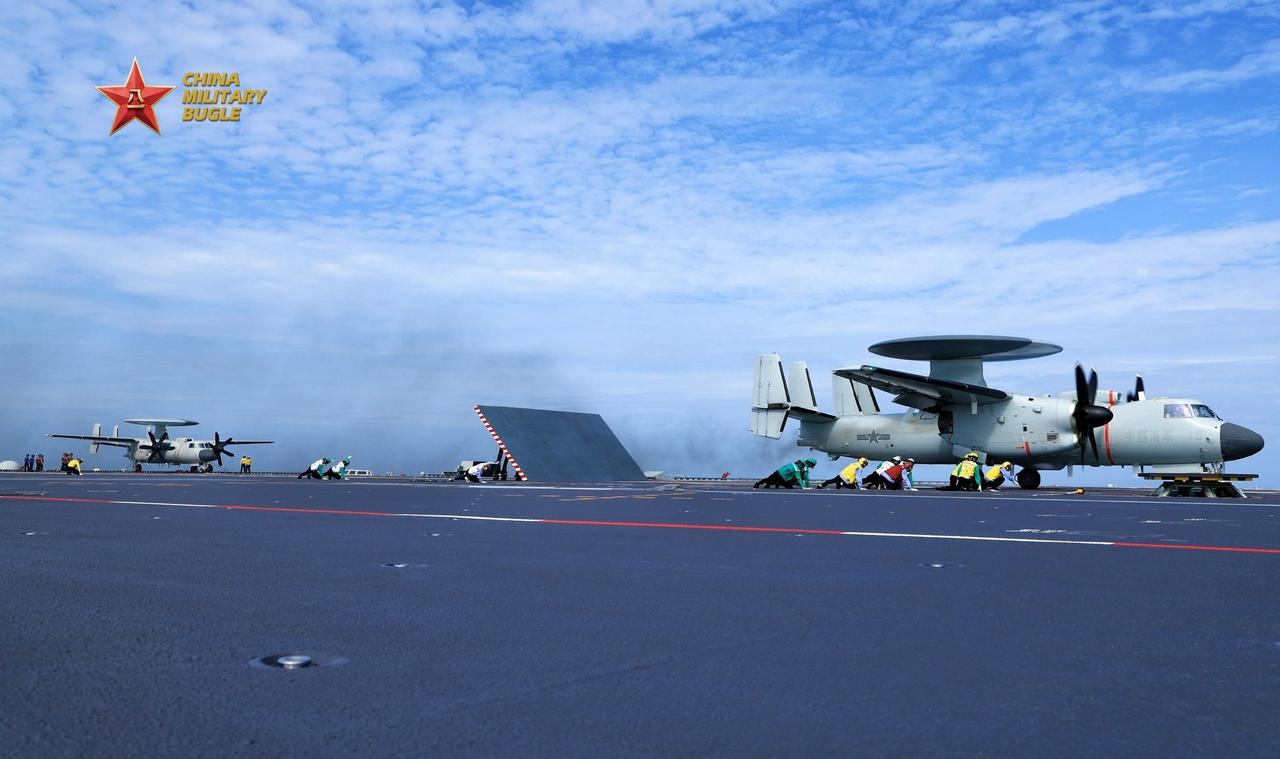 “福建”舰服役后首次训练，日本前自卫队某高官不是声称一周内灭中国舰队吗？让他试试