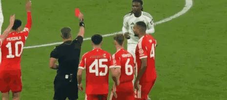 皇马主帅阿韦洛亚自毁长城，昏头昏脑自杀式换人，功亏一篑！这帅位肯定是保不住了！