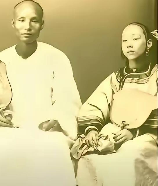 1798年，老地主娶十岁少女，洞房夜藏惊天秘密：不是荒唐是救赎！1798年