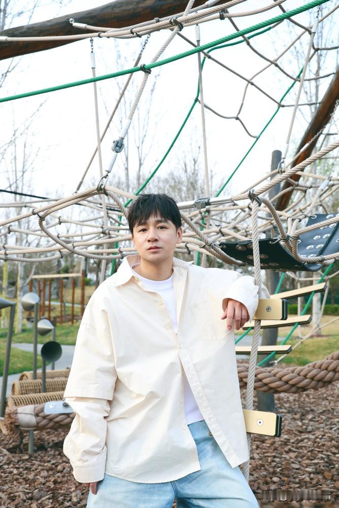 你敢信吗？一个演厨子的配角，把于和伟、王阳、万茜三个人的戏全压下去了。我跟你