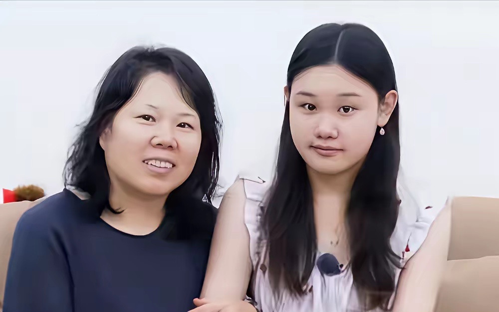 跳水冠军张家齐妈妈参加《我家那闺女》，录完节目回家连着发了两天烧。​她跟女儿诉苦