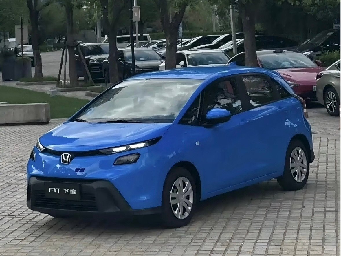 借着新款飞度也说说最近比较有意思的发现：大家都知道本田品牌目前在国内不太好过，很